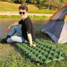 Amazon Basics Camping-Isomatte, leicht, wasserdicht, mit Fußpumpe, 5,6 cm dick, Olivgrün, M