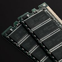 ein Stapel von elektronischen Komponenten