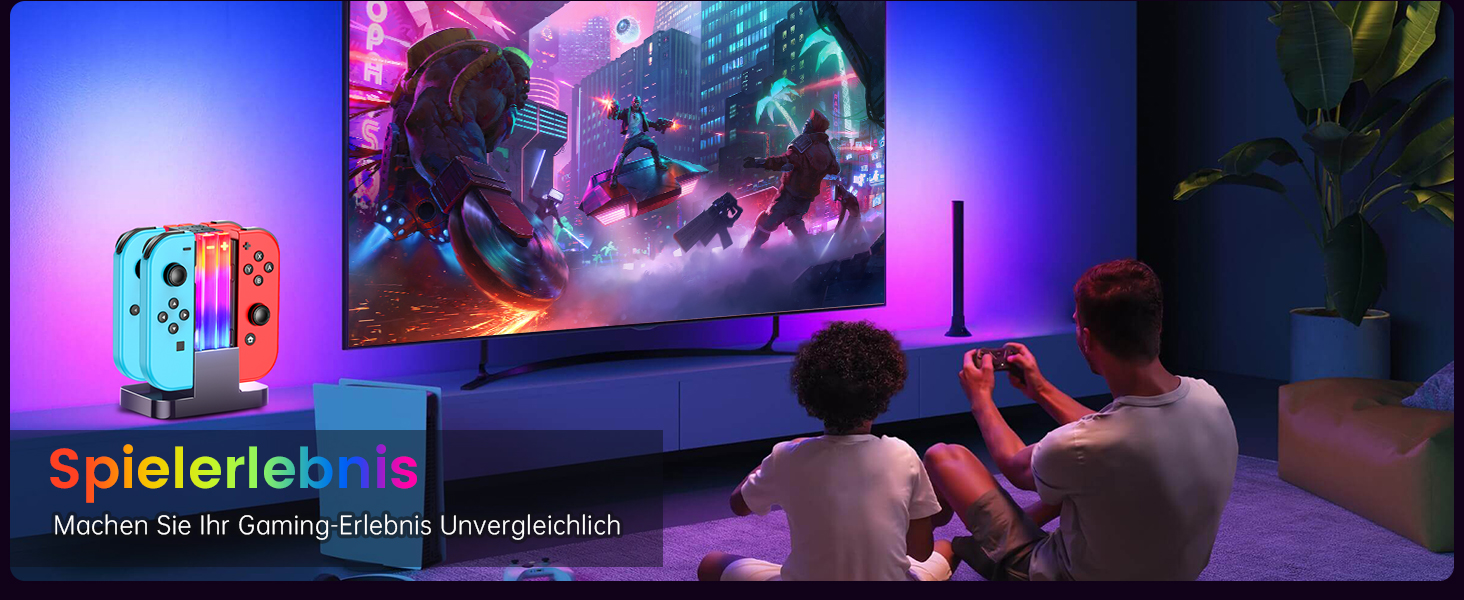 Gaming-Setup mit großem Fernseher mit Action-Szenen, beleuchtet durch blaues Umgebungslicht. Person mit Controller auf der Couch.