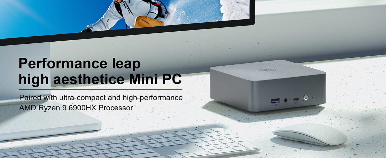 Kompakter silberner Mini-PC mit USB-Anschlüssen und Power-Taste sowie weißer Tastatur und Maus. Der Text unterstreicht hohe Leistung und Ästhetik. Der Hintergrund zeigt eine Person, die durch das Fenster springt.